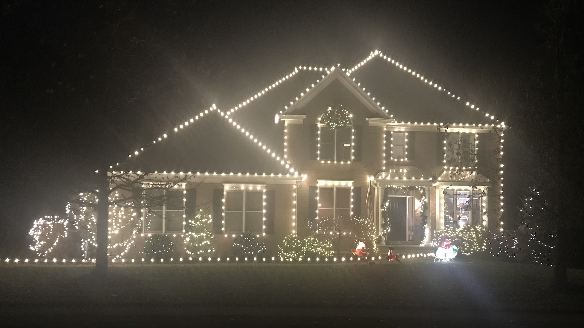 You are currently viewing A Cold, Holiday Lights Run
